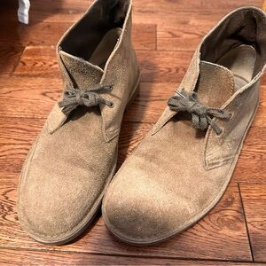 Men's Tan Suede Desert Boots - Clarks